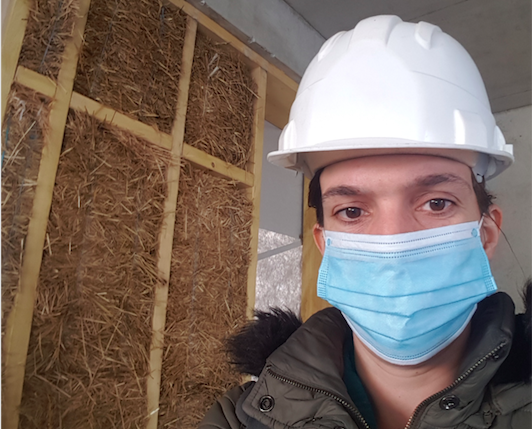 Des murs en paille pour une école