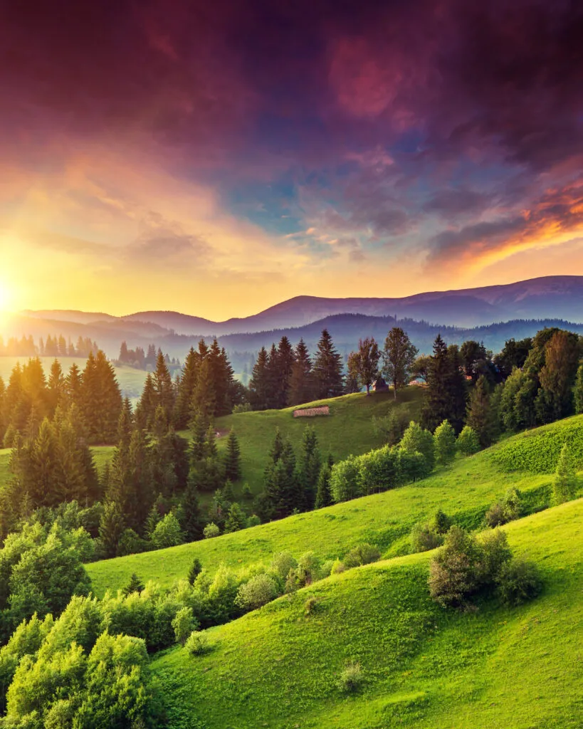 Majestic mountain landscape with colorful cloud. - ORFEA Acoustique